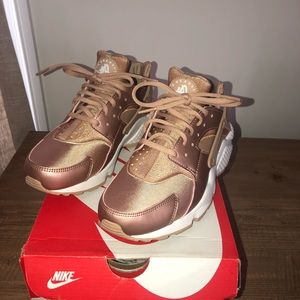 Worn ONCE Rose Gold limited edition Huarache